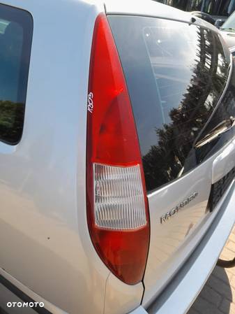 FORD MONDEO MK3 LAMPA TYLNA LEWA W BŁOTNIK  KOMBI - 2