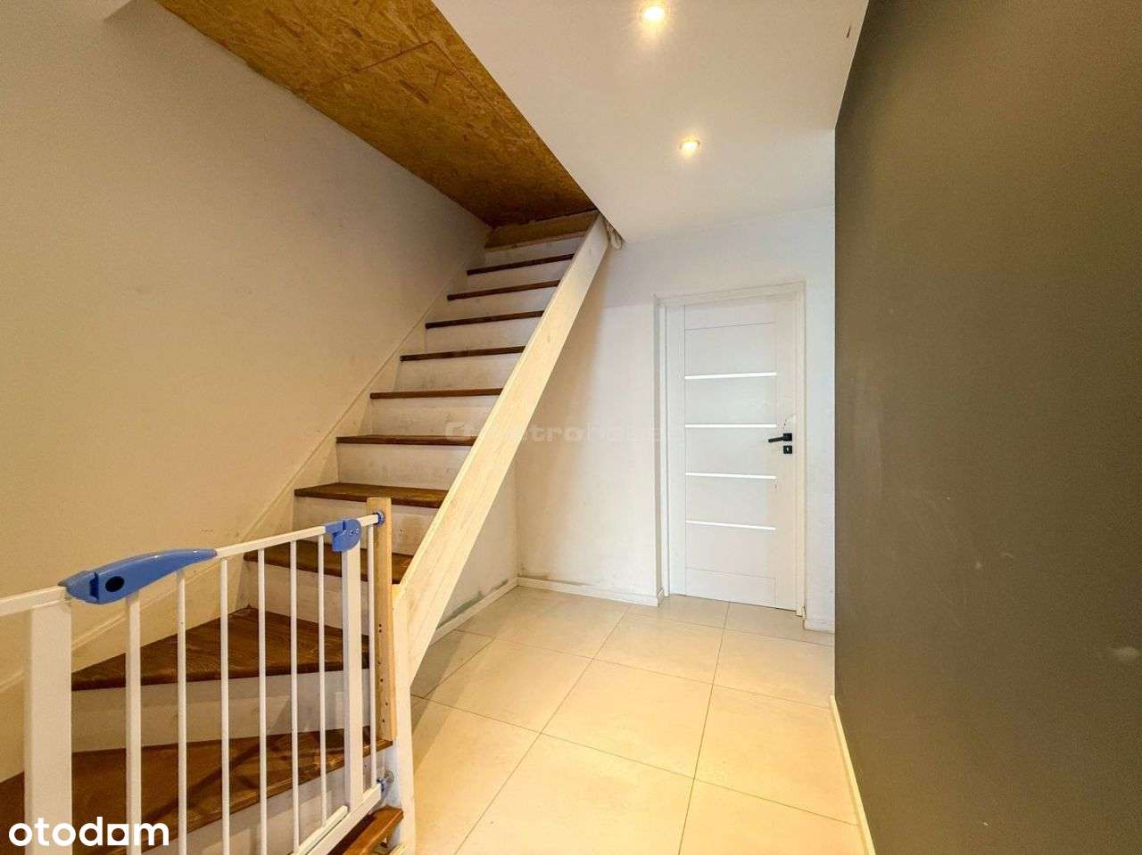 Sprzedam dom w Debrznie z fotowoltaiką i ogrodem.-11