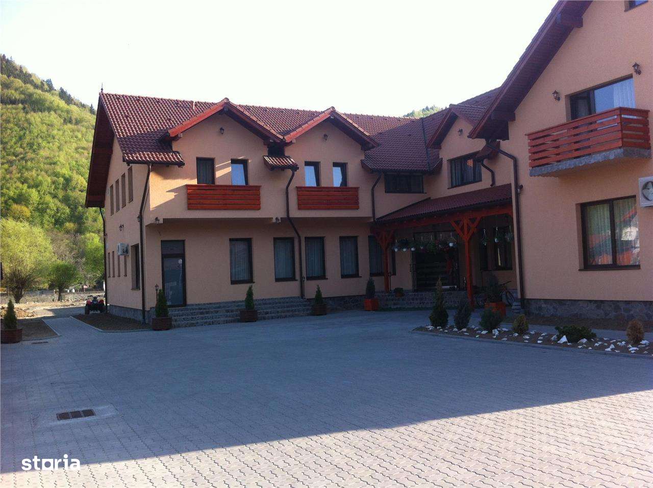 Disponibila de REVELION cabana complet echipată de închiriat - Imagine principală: 3/16