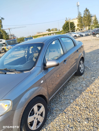 Chevrolet Aveo 1.4 16V Plus - 17