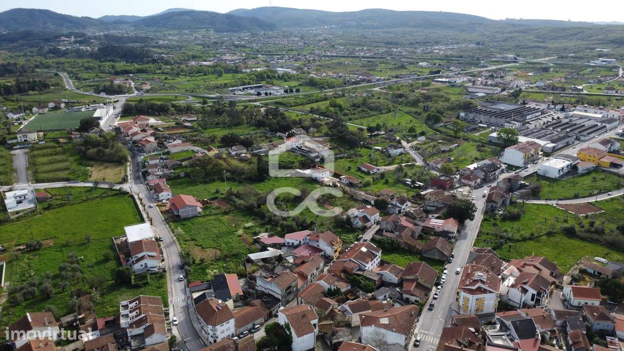 Apartamento T1+1 novo com estacionamento no centro da Vila do Avelar.-11