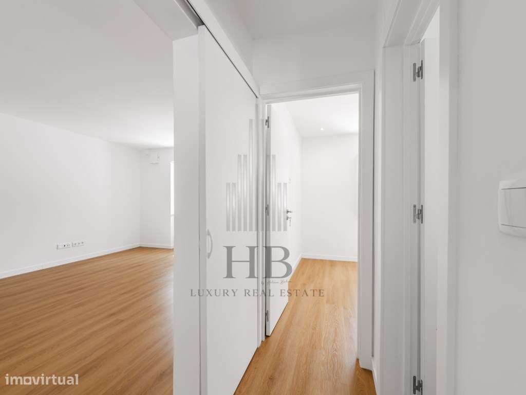 Andar de Moradia T2 + Anexo T1 Independente | Vista Mar e Serra | P...-24
