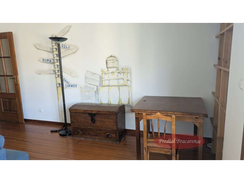 Apartamento T2 semi mobilado, junto ao centro de saúde de Infias. - Grande imagem: 5/16