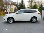 Mitsubishi Outlander 2.4 4WD Plug-In Hybrid Plus - 4