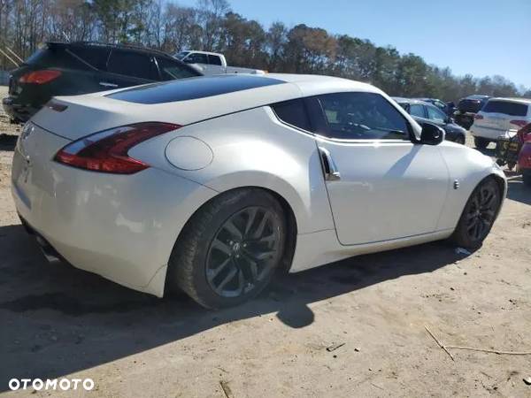 Nissan 370 Z - 3