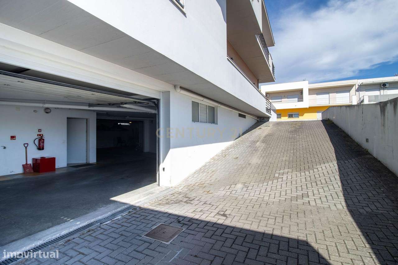 T3 com Terraço de 63 m² e Garagem de 70 m² | Comeira, Marinha Grande-28