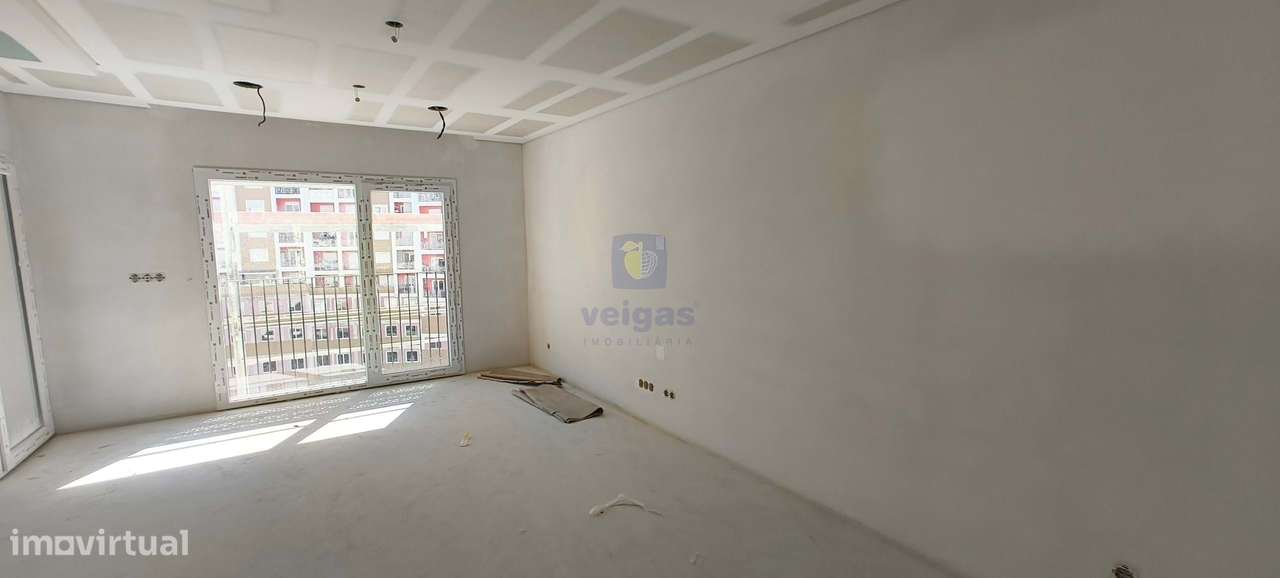 T2 com arrecadação em Santa Marta do  Pinhal - Corroios - Grande imagem: 3/20