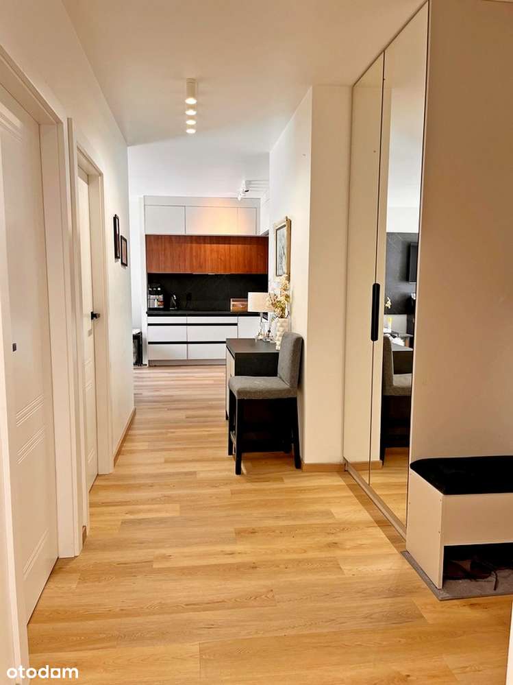 Balkon / 4 Pokoje / Garaż / Piwnica-17