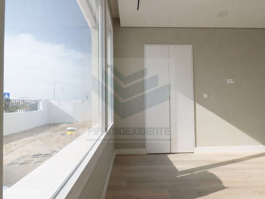 Moradia Isolada NOVA! Piscina Lavandaria Boas Áreas, Azeitão-13