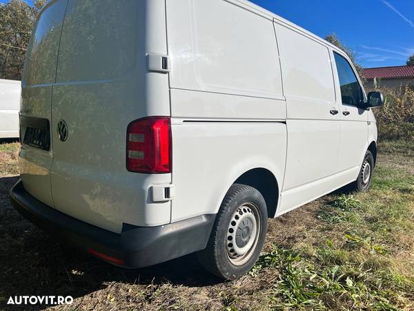 Volkswagen Transporter - 11