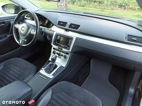 Volkswagen Passat 2.0 TDI Highline DSG - 17