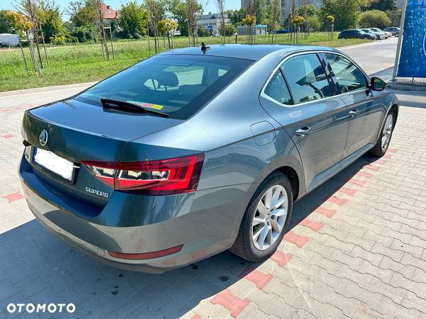 Skoda Superb 2.0 TDI Style - 4