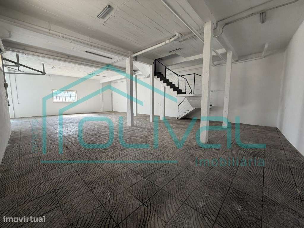 Moradia Tipologia T4 com Garagem e Logradouro-27