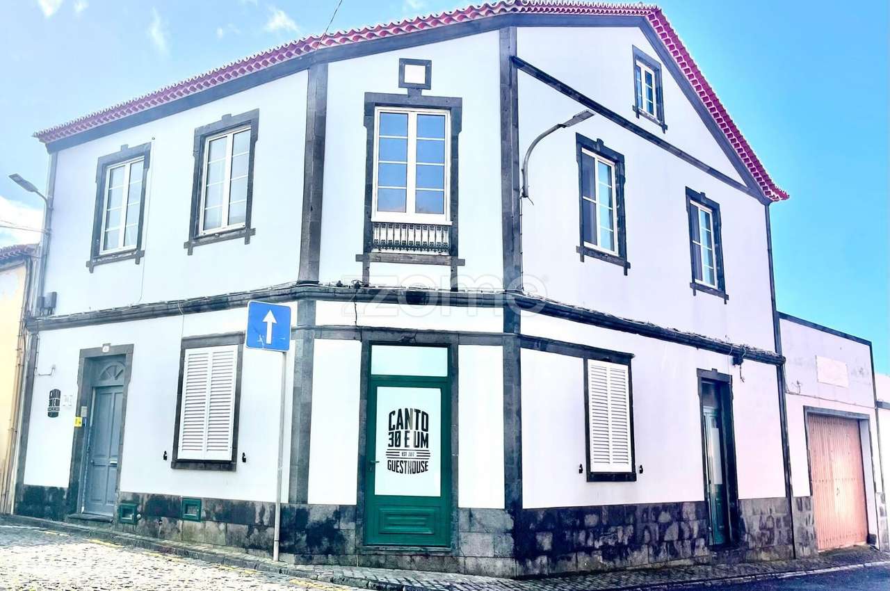 Imóvel Histórico com AL e Espaços Comerciais – Centro Ribeira Grand... - Grande imagem: 2/34