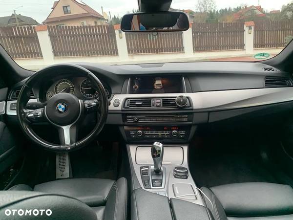 BMW Seria 5 525d xDrive Touring - 11