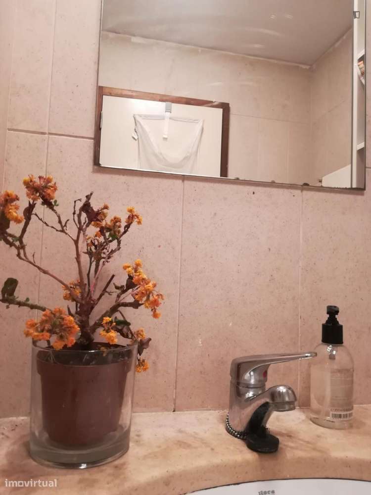 Quarto - localizado em Aldoar Porto - Grande imagem: 5/6