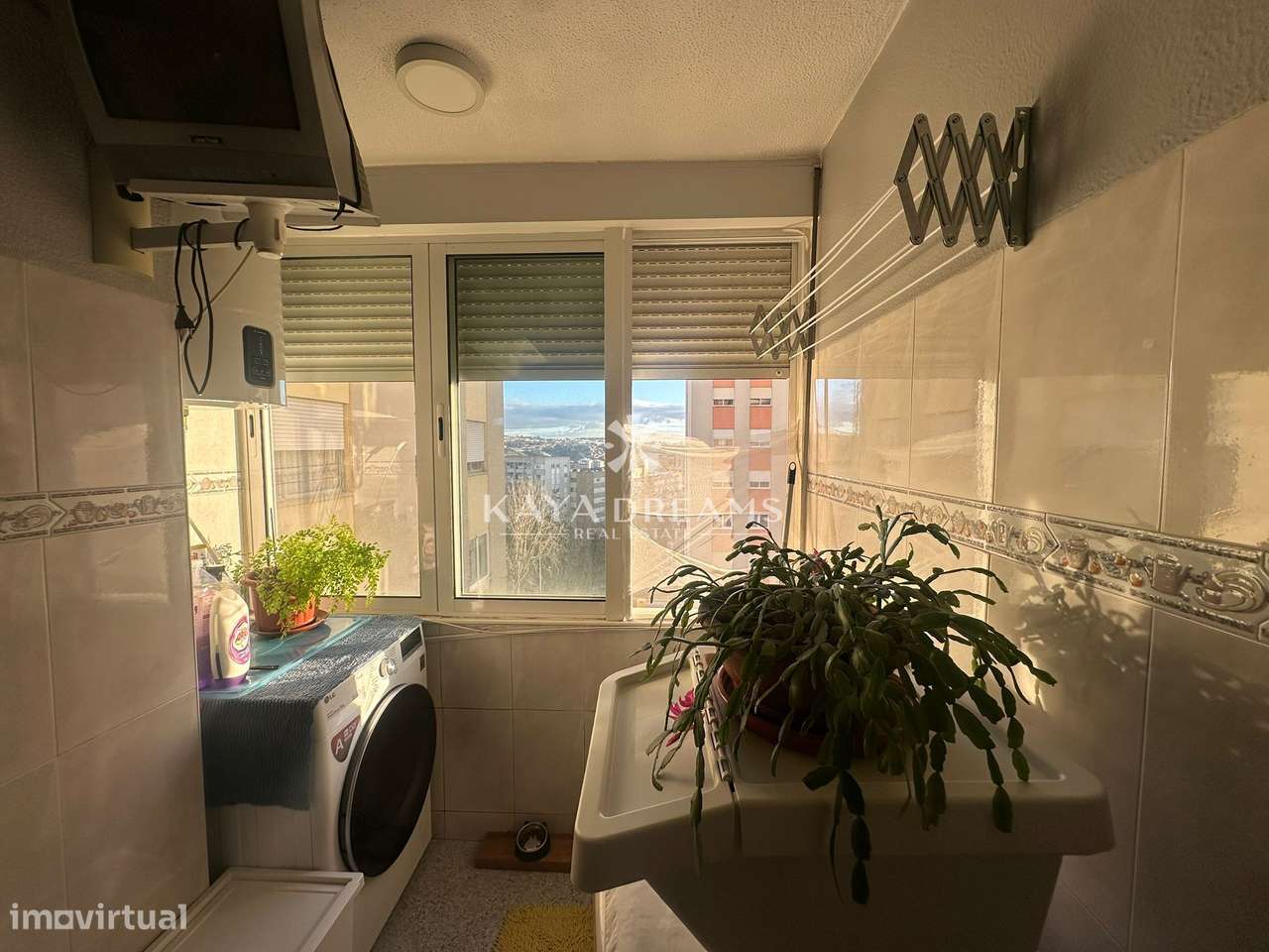 Excelente T3 Renovado em Santo António dos Cavaleiros, Loures-5