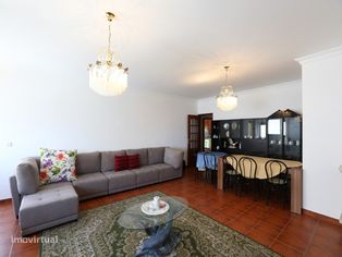 Apartamento T3 com Amplas Áreas e Localização Privilegiada na Nazaré - Grande imagem: 2/24