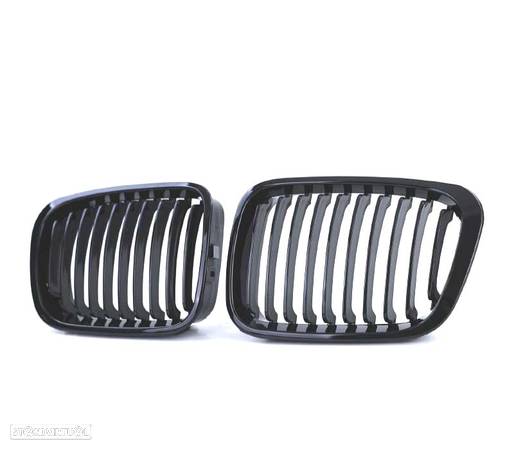 GRELHAS FRONTAIS PARA BMW E46 4D 98-01 PRETO BRILHANTE - 4