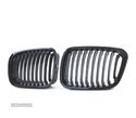 GRELHAS FRONTAIS PARA BMW E46 4D 98-01 PRETO BRILHANTE - 4