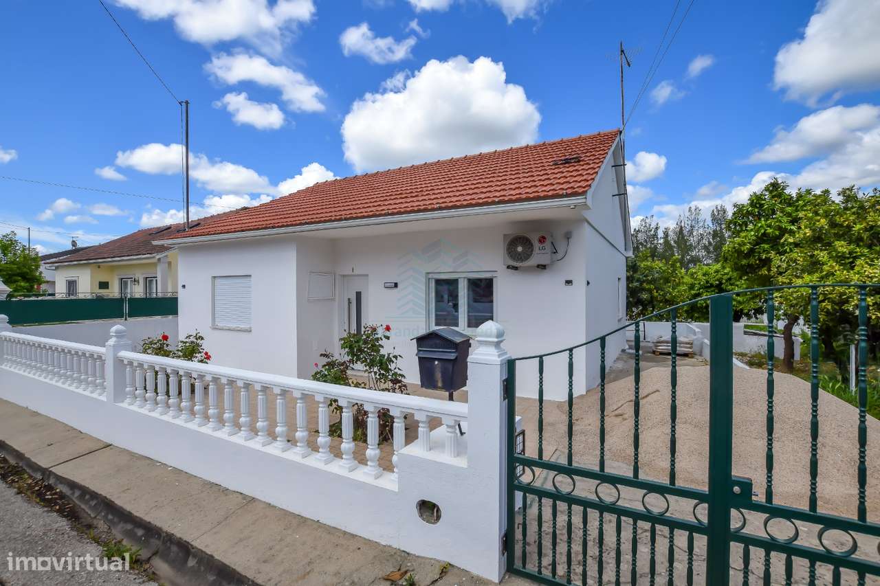 Moradia T3 remodelada com Anexos, Garagem e Poço.-45