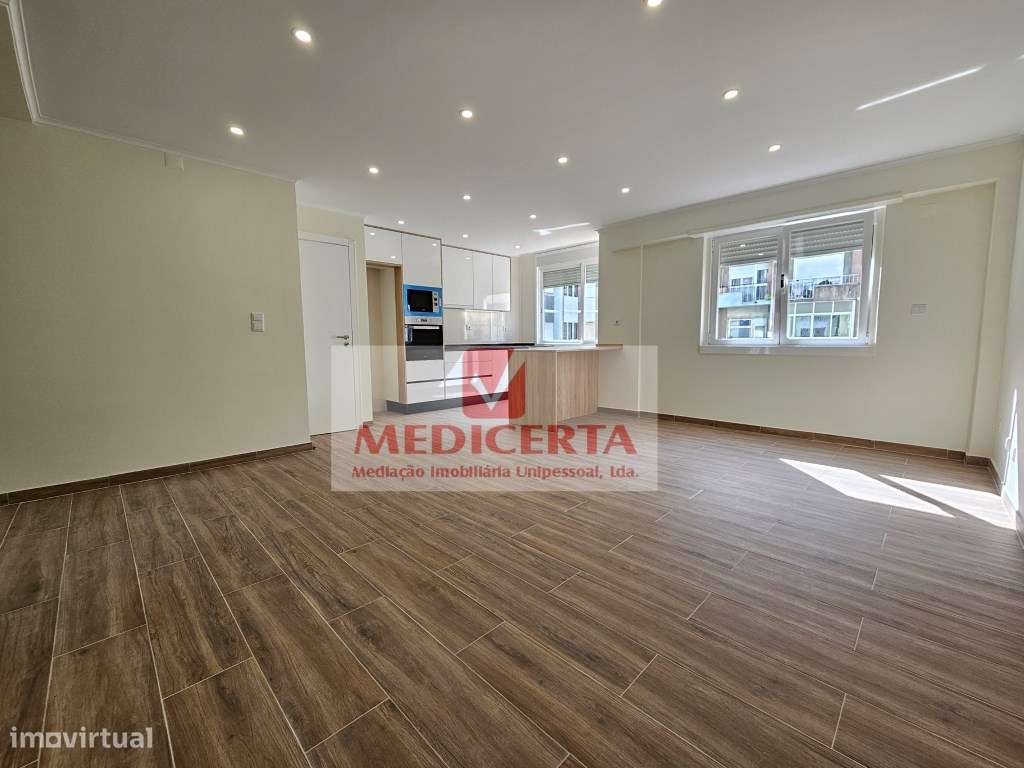 Agualva - Centro/estação T2 (80m2) Totalmente remodelado - Grande imagem: 1/20