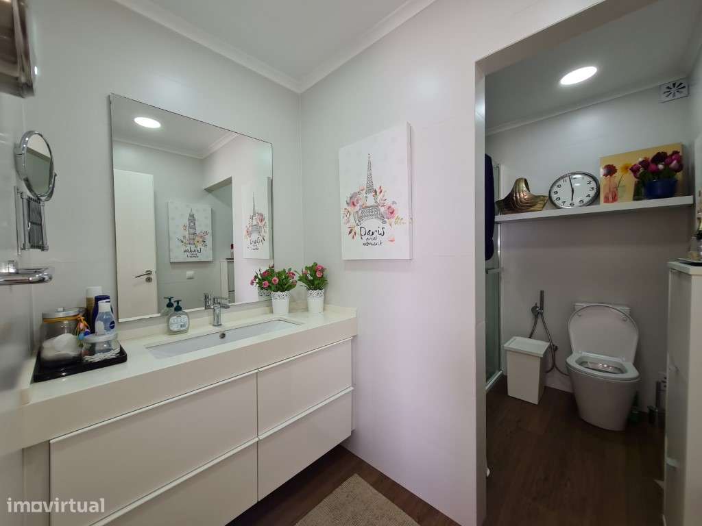 Vende-se T2 com ótima vista de mar-29