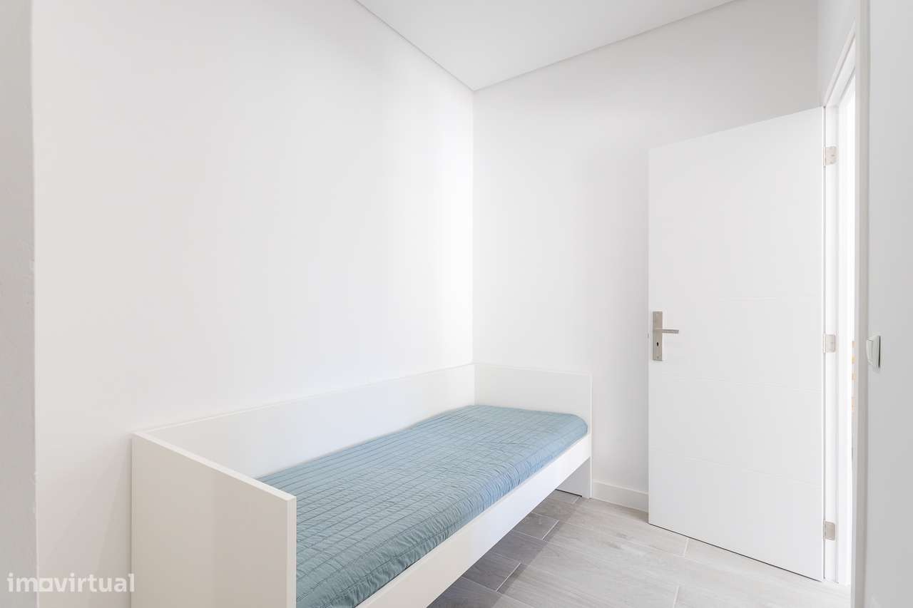 Entre o Mar e a Exclusividade – T1+1 Renovado em São Rafael-21
