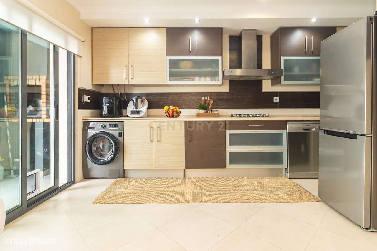 Apartamento T2 c/ garagem e arrecadação, Redondos, Fernão Ferro-5