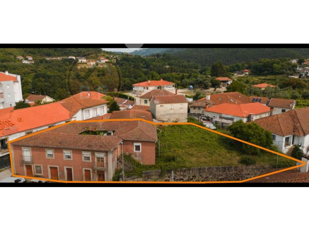 Moradia com projeto aprovado para 10 apartamentos, no Centro da Vil...-9
