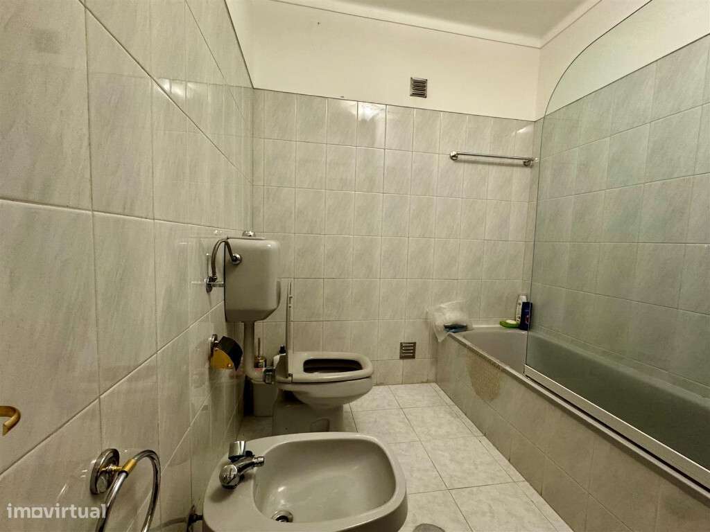 Apartamento Duplex T5 com garagem em zona de Santa Clara - Grande imagem: 4/11