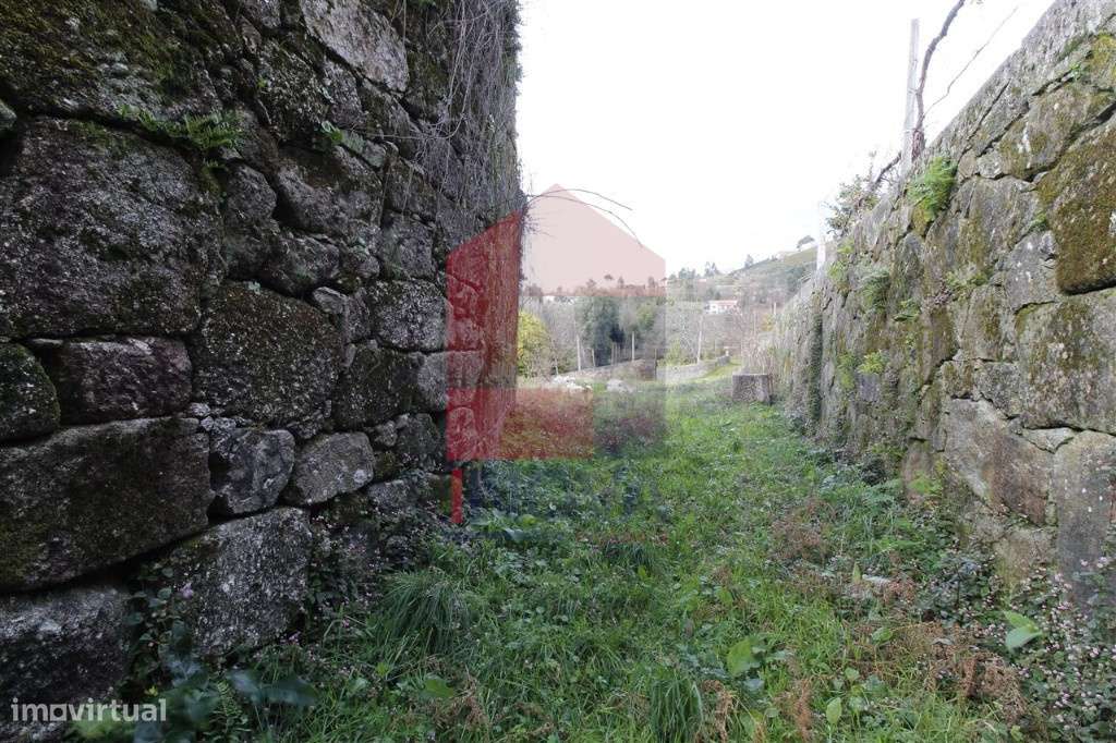 Moradia para restauro, Atães - Grande imagem: 4/22