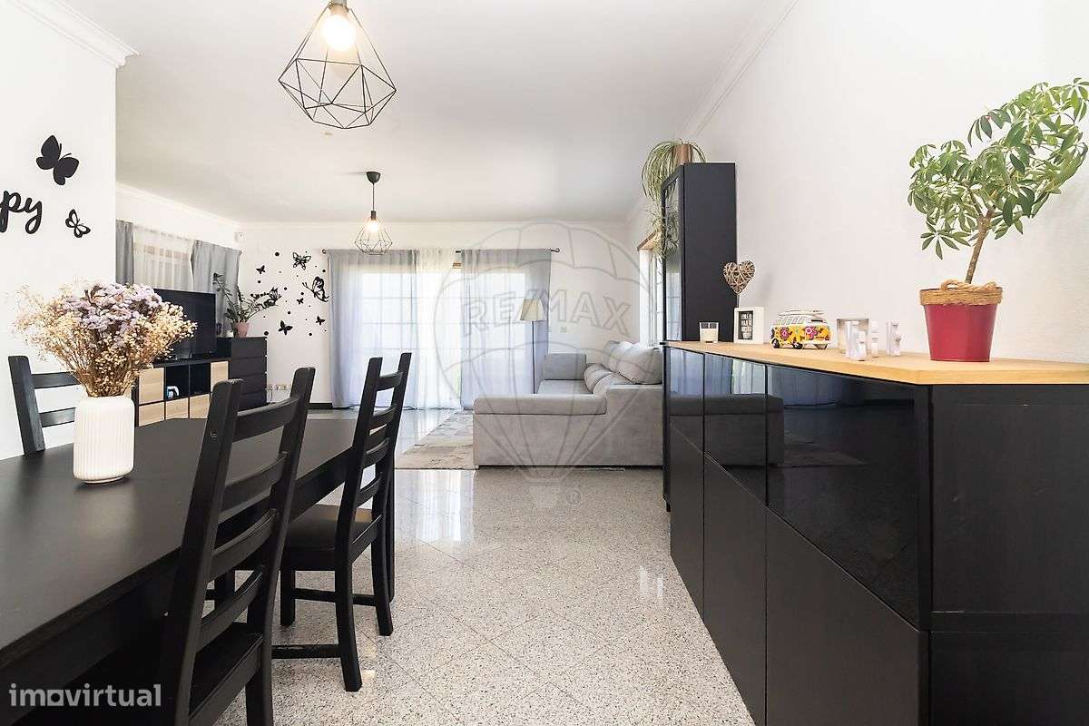 Moradia T4 com 570 m² de Terreno em São João das Lampas-5