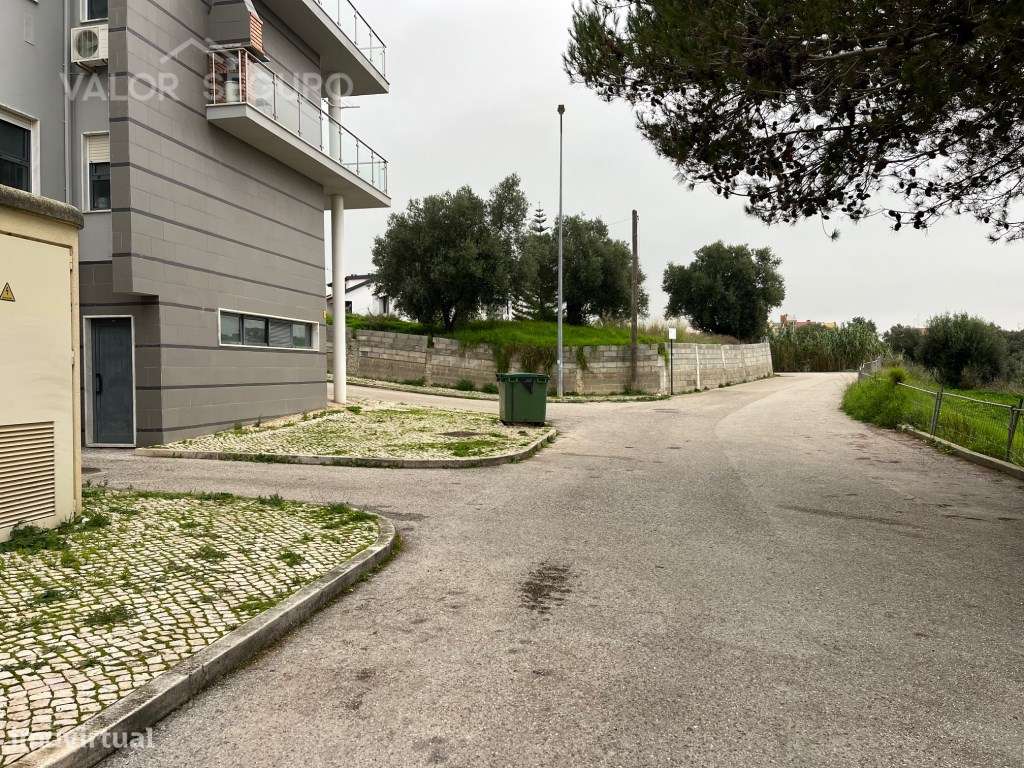 Terreno urbano para construção de 2 prédios em Arcena-8