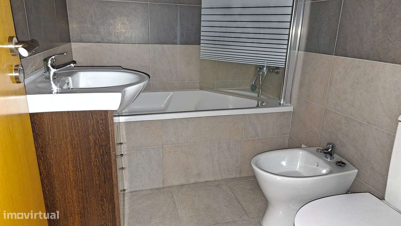 Apartamento T2 com 95m2 na Quinta Anjo-11