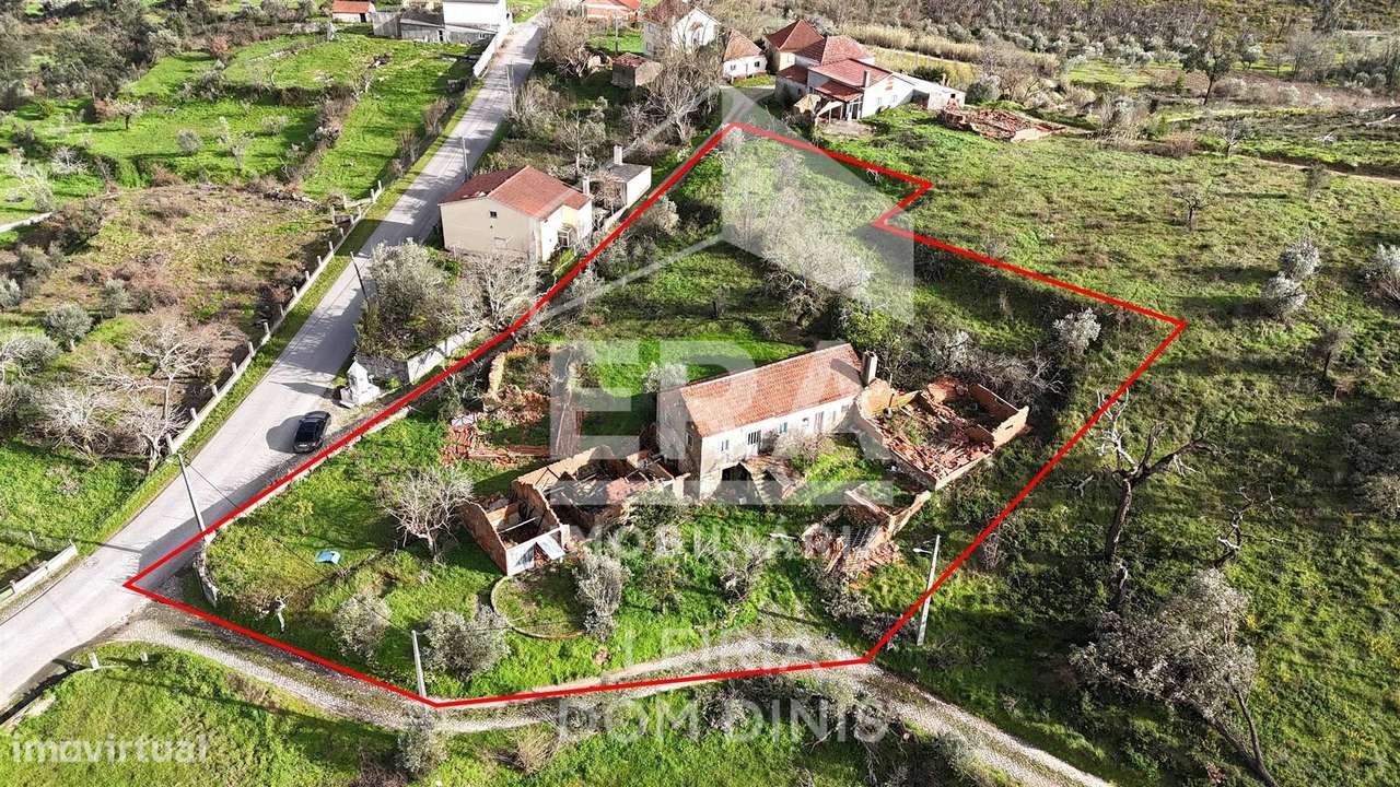 Moradia T3 localizada próxima da vila de Freixianda-8