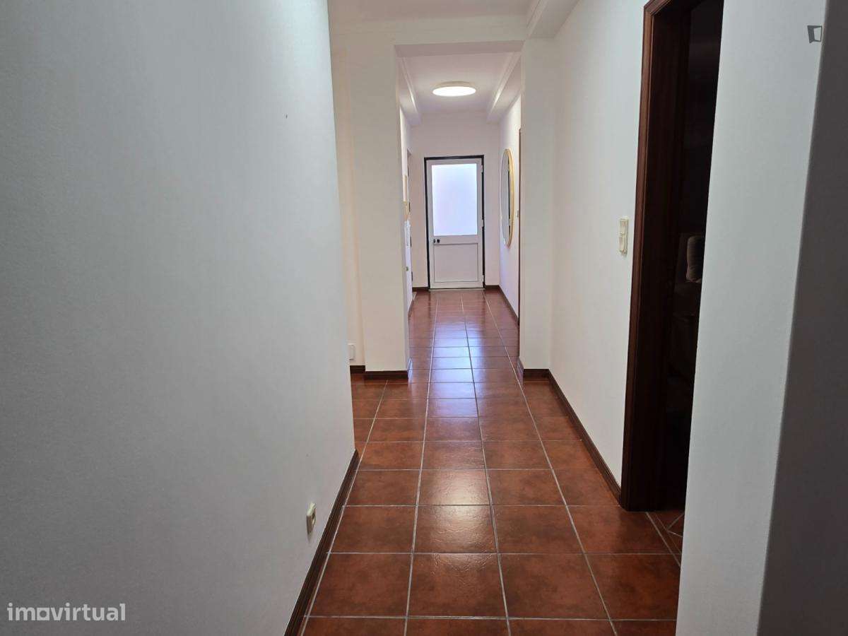 Apartamento com 2 quartos - localizado em São Martinho de Bispo Coi... - Grande imagem: 4/10