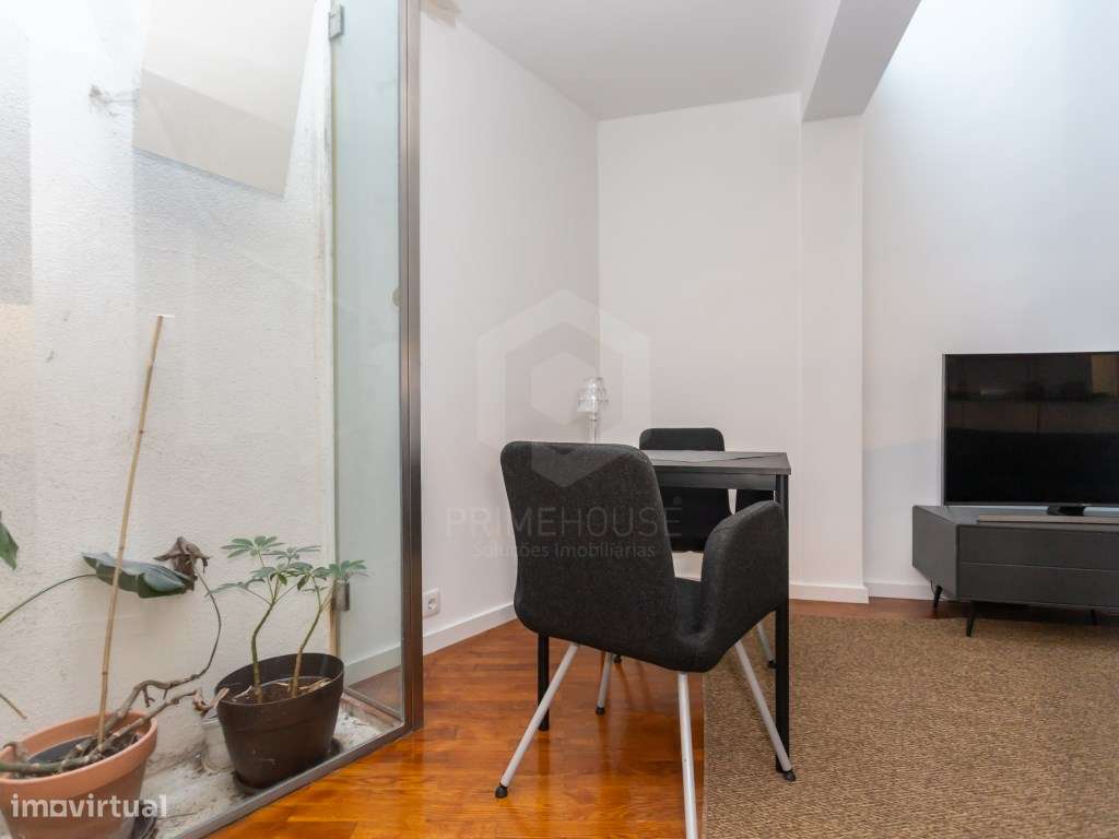 Predio no centro historico do seixal-6