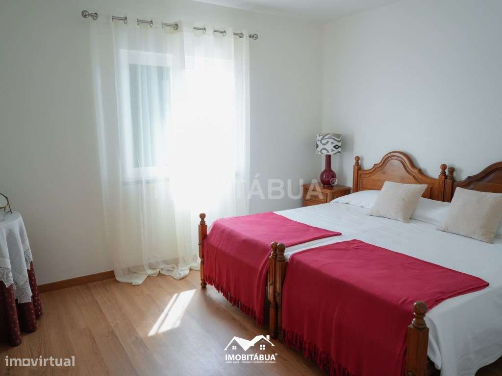 Casa privada com 4 quartos, piscina, pátios e acomodações versáteis.-27