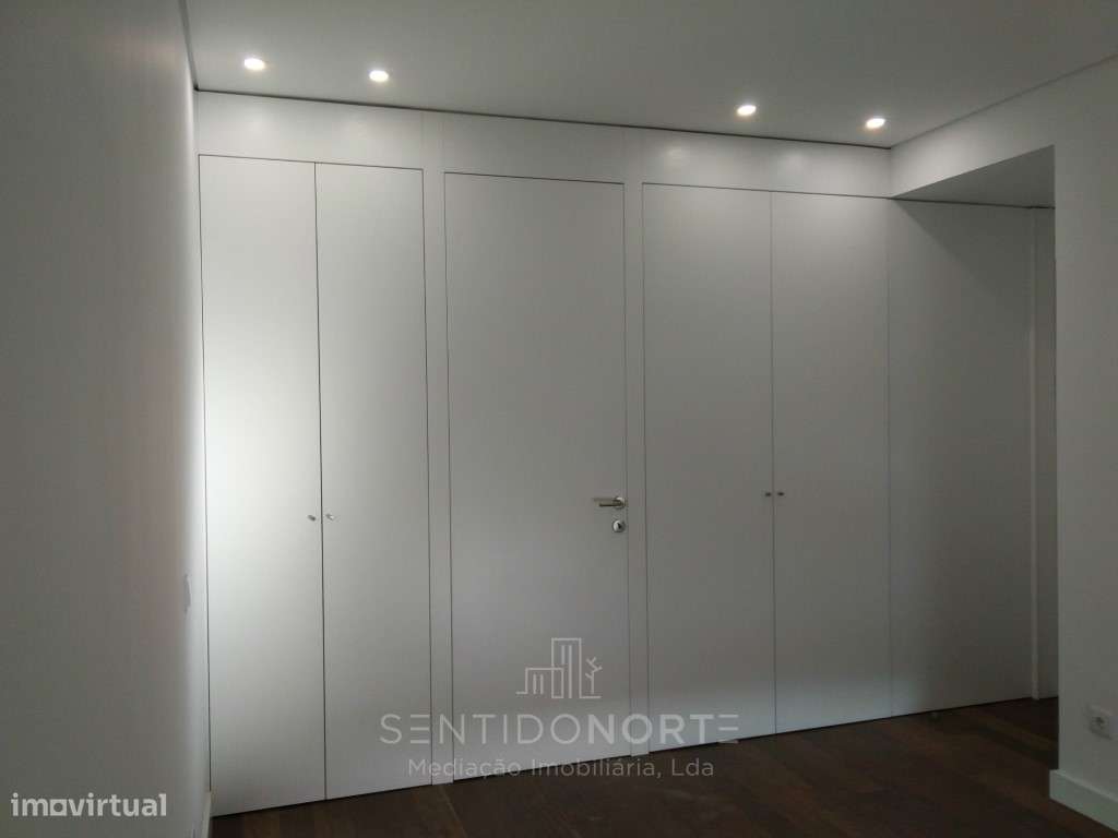 Apartamento T4 junto à Rotunda da Boavista-20