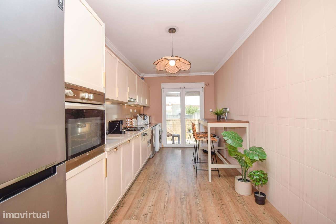 T3+1 no Carregado em Condomínio Fechado com Piscina - Grande imagem: 4/32