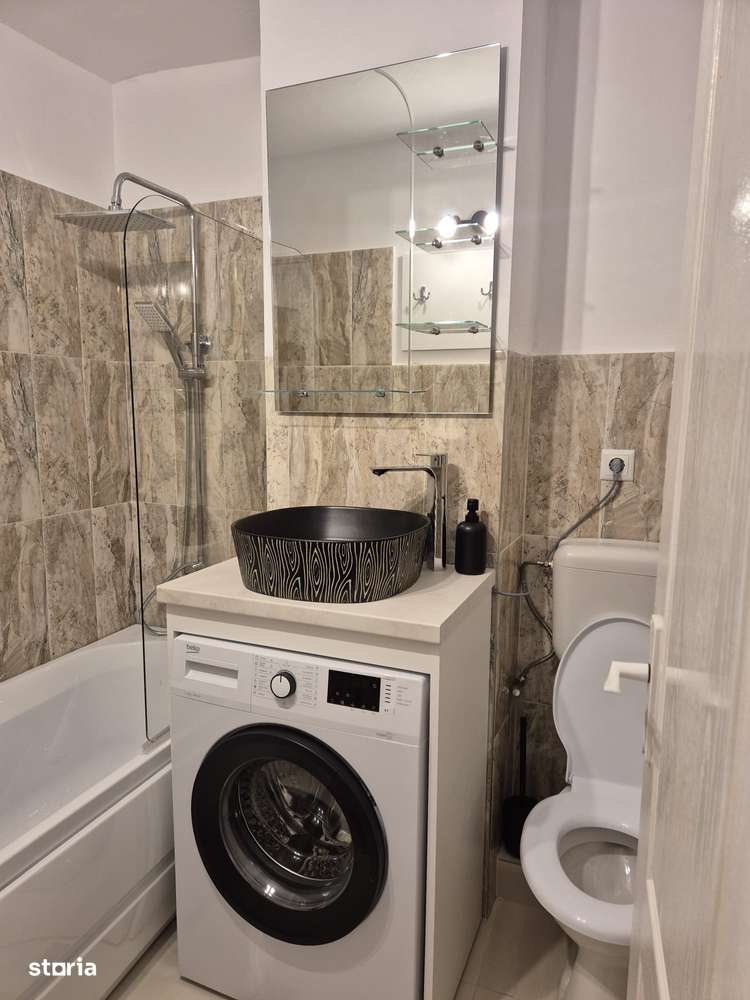 Garsoniera, bloc de apartamente.-12