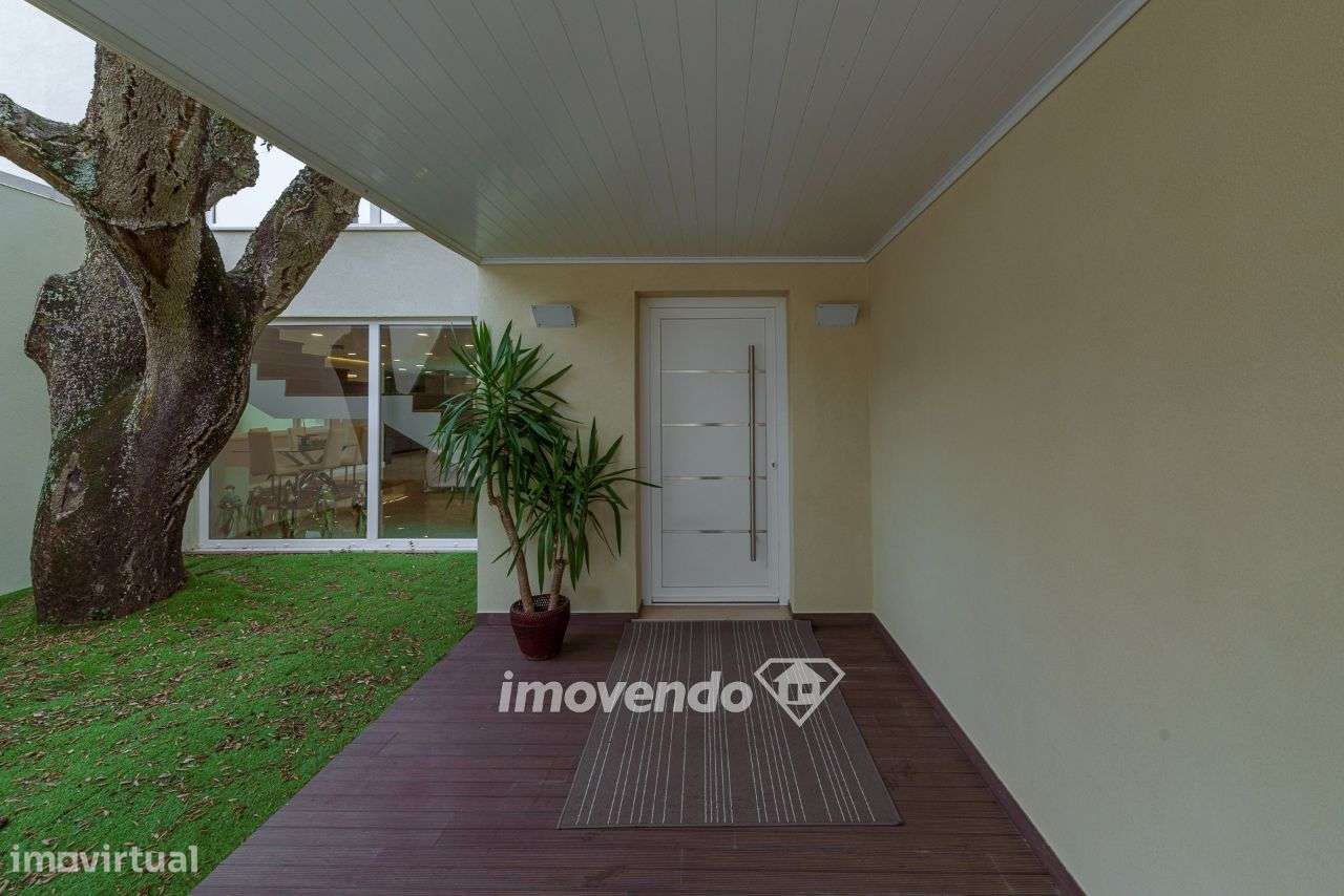 Moradia de luxo T5 com piscina, no Condomínio Golfe do Montado - Grande imagem: 4/59