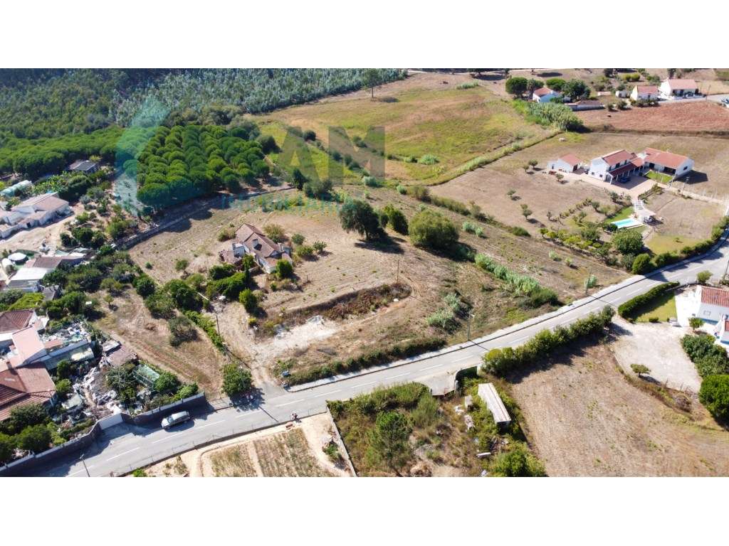 Moradia Térrea para Restauro | Terreno de malha urbana com 9.004 m²-6