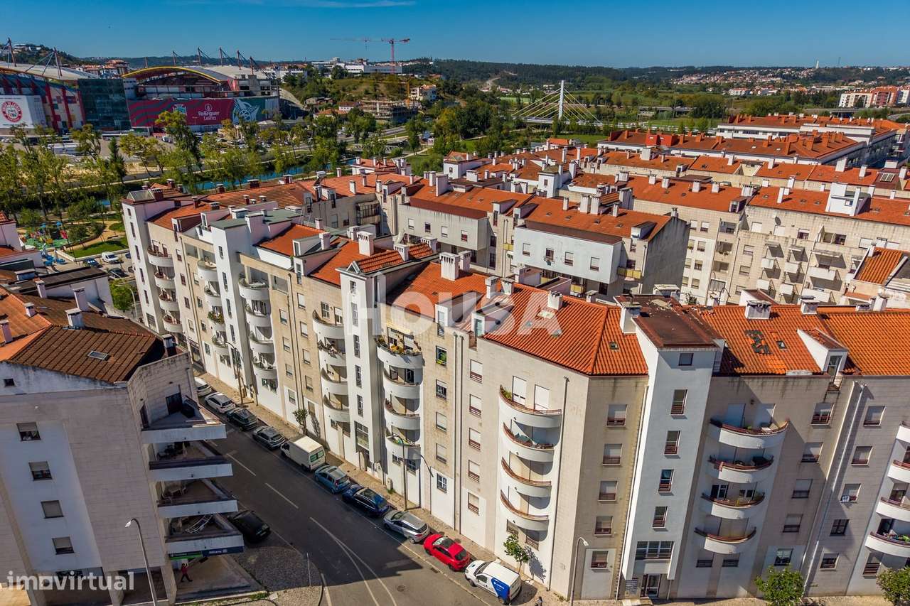 Apartamento T3 com Sótão, Garagem e Terraço – Nova Leiria-49