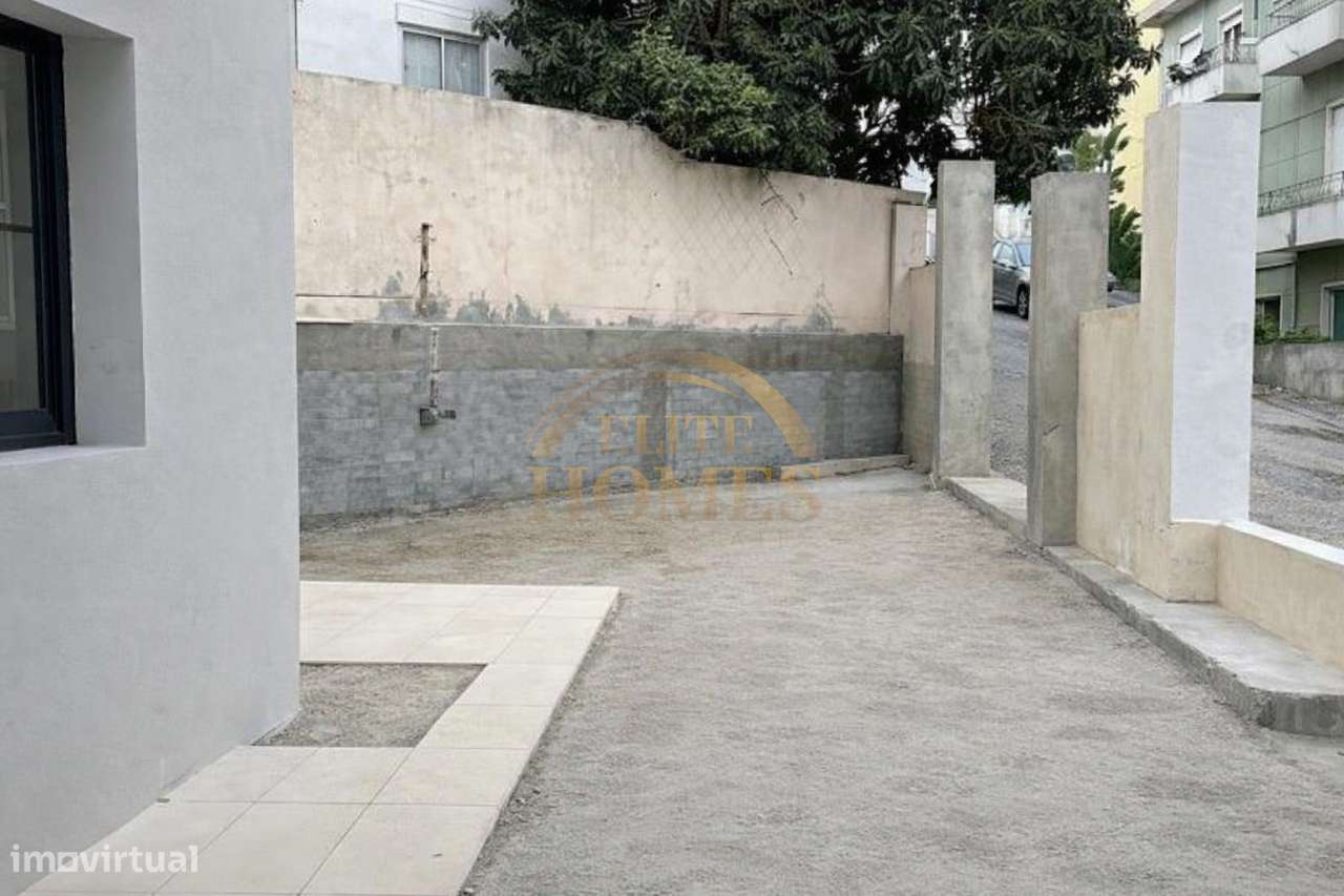 Moradia T3 totalmente reconstruída no centro de Almada — onde o design-7