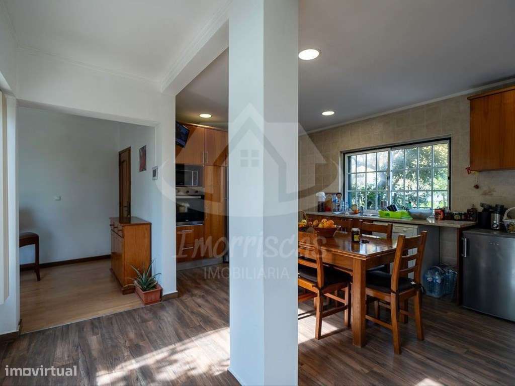 Moradia T3+1 térrea situada em Santa Iria de Azóia - Grande imagem: 4/37