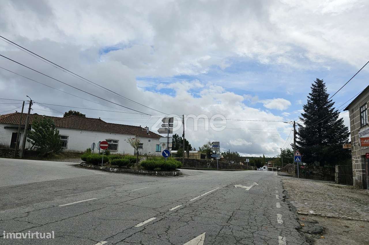 Prédio Urbano com Comércio e Habitação – Aldeia de Chã, Alijó-6