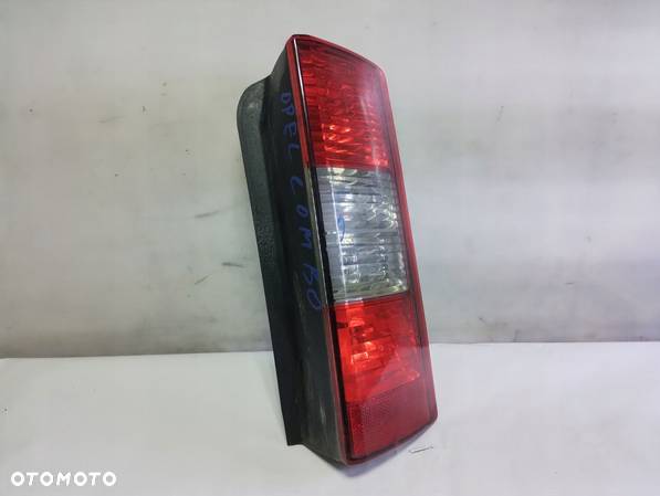 OPEL COMBO C LAMPA PRAWA TYŁ - 2