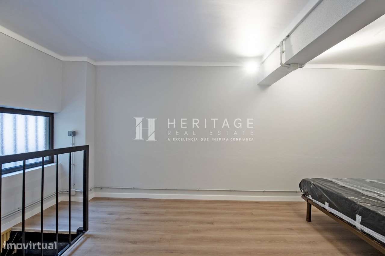 Loja situada na Rua Alexandre Herculano-22